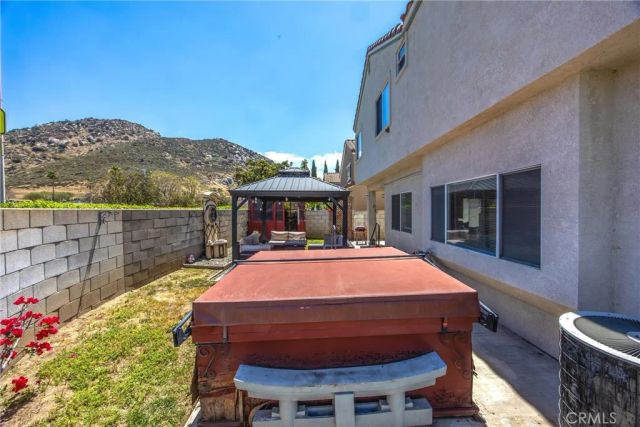 11453 Plane Tree, Fontana, CA 92337