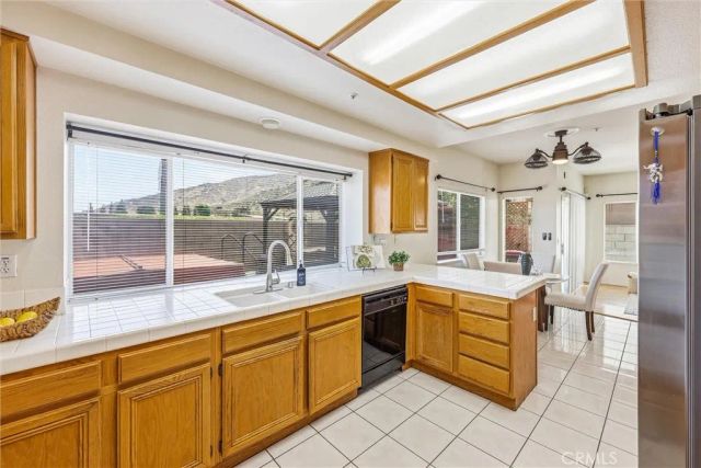 11453 Plane Tree, Fontana, CA 92337