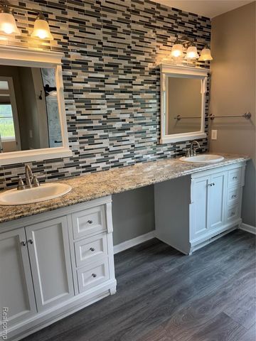 7753 Turrillium Lane, Waterford, MI 48327