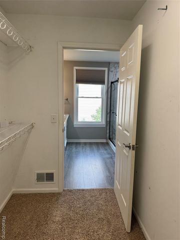 7753 Turrillium Lane, Waterford, MI 48327