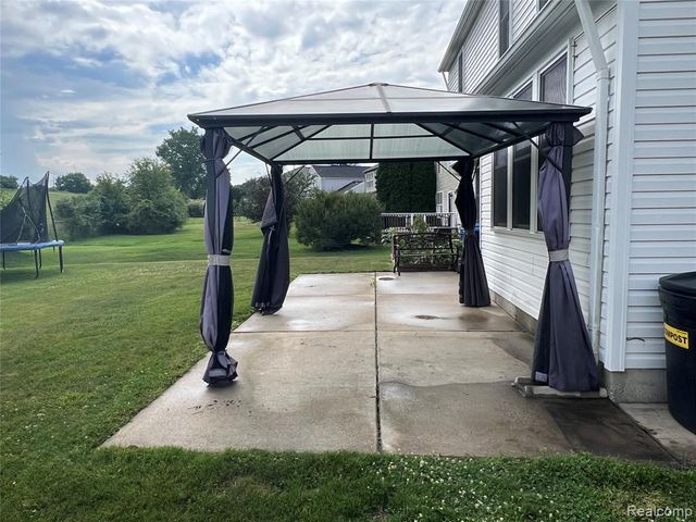 7753 Turrillium Lane, Waterford, MI 48327