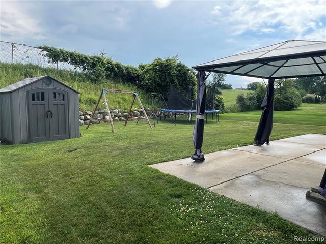 7753 Turrillium Lane, Waterford, MI 48327