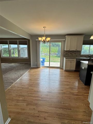 7753 Turrillium Lane, Waterford, MI 48327