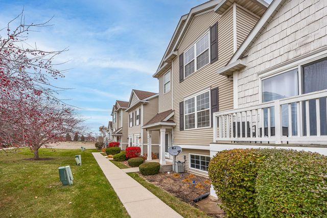 1658 N Fieldstone Drive, Shorewood, IL 60404