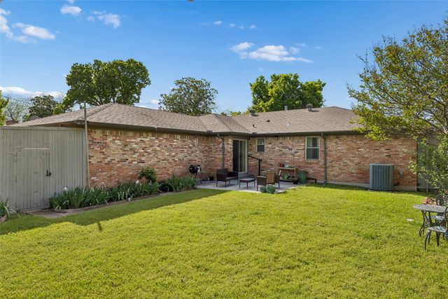 8446 Sweetwood Drive, Dallas, TX 75228