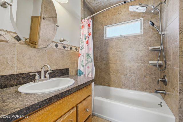 882 Woodmere Drive, Cliffwood Beach, NJ 07735