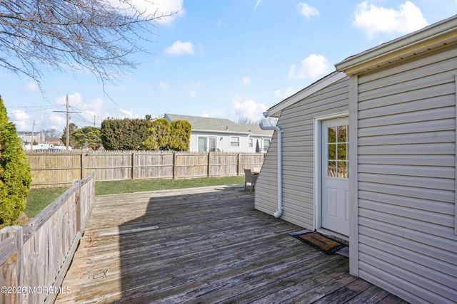 882 Woodmere Drive, Cliffwood Beach, NJ 07735