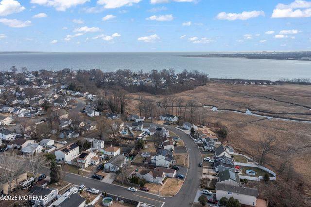 882 Woodmere Drive, Cliffwood Beach, NJ 07735