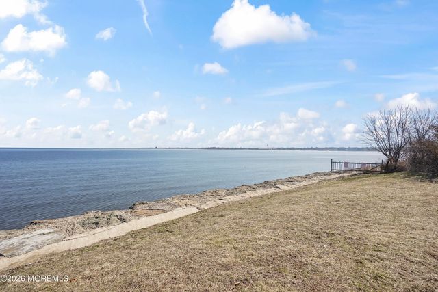 882 Woodmere Drive, Cliffwood Beach, NJ 07735