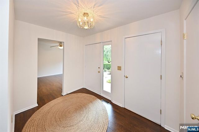 5 Indian Field Court, Mahwah, NJ 07430