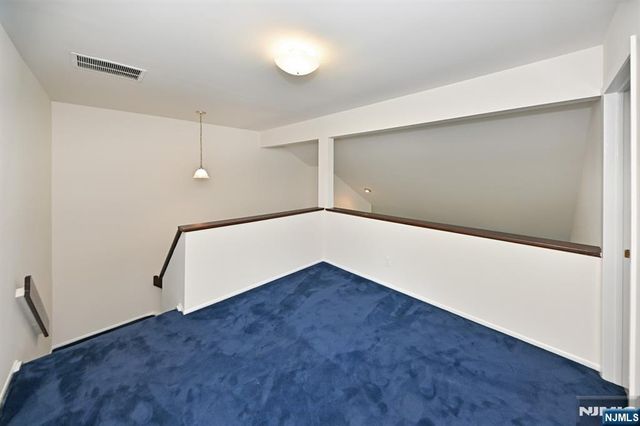5 Indian Field Court, Mahwah, NJ 07430