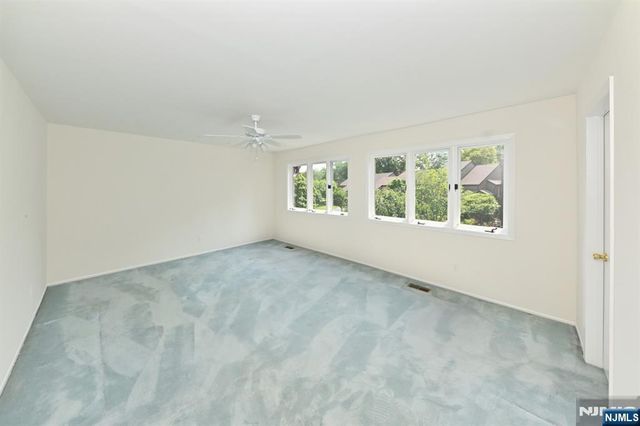 5 Indian Field Court, Mahwah, NJ 07430