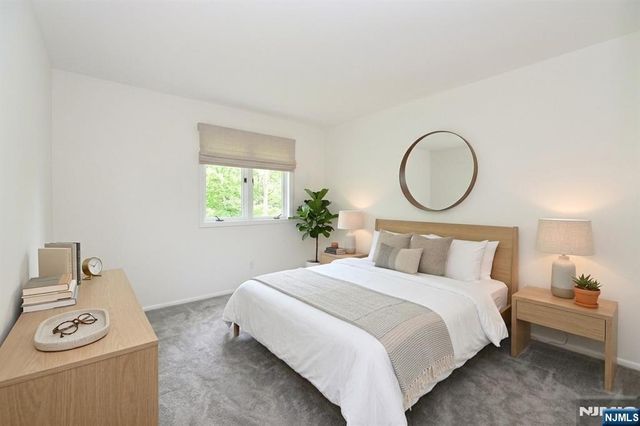 5 Indian Field Court, Mahwah, NJ 07430