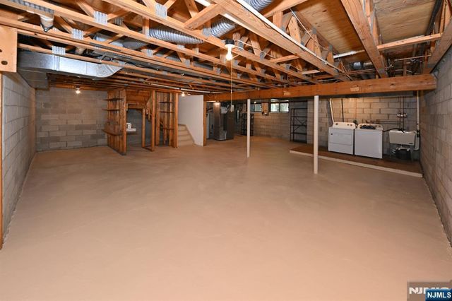 5 Indian Field Court, Mahwah, NJ 07430