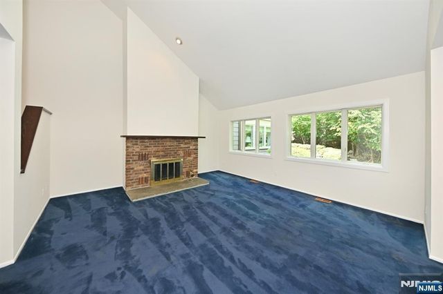 5 Indian Field Court, Mahwah, NJ 07430
