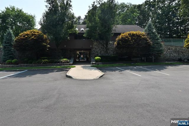 5 Indian Field Court, Mahwah, NJ 07430