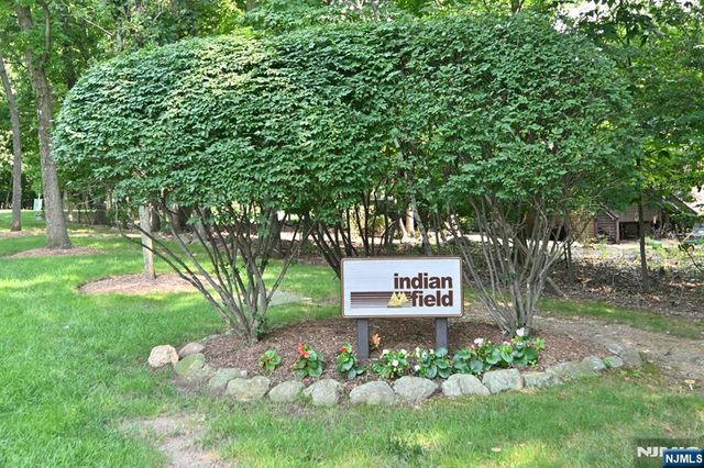 5 Indian Field Court, Mahwah, NJ 07430
