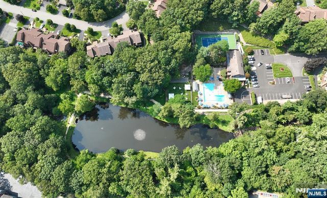 5 Indian Field Court, Mahwah, NJ 07430
