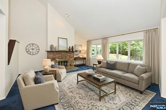 5 Indian Field Court, Mahwah, NJ 07430