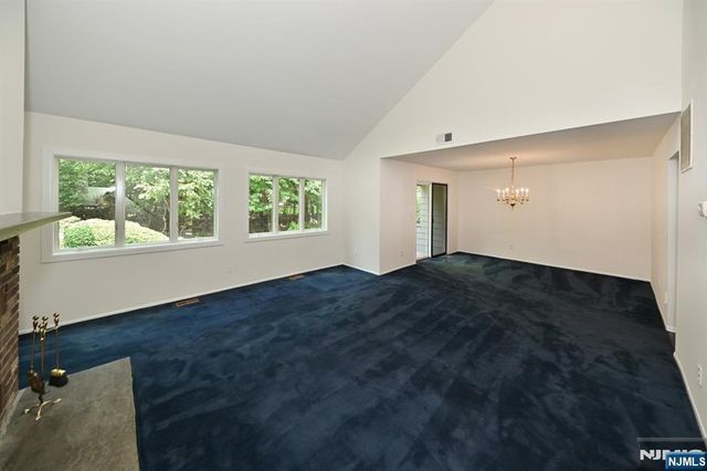 5 Indian Field Court, Mahwah, NJ 07430