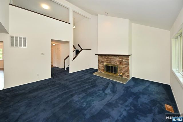 5 Indian Field Court, Mahwah, NJ 07430