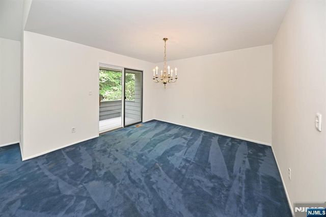 5 Indian Field Court, Mahwah, NJ 07430