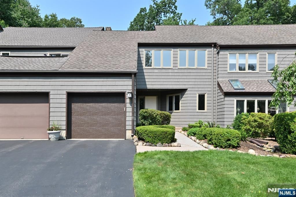 5 Indian Field Court, Mahwah, NJ 07430