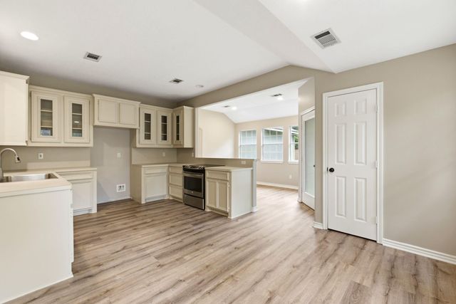 10821 Royal Pines Drive, Conroe, TX 77303