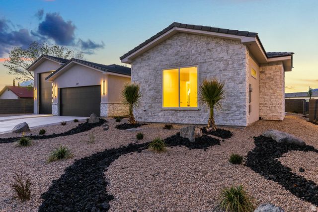 237 E 1100 N, Hurricane, UT 84737