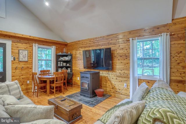 185 BEAGLE CLUB RD, Felton, DE 19943