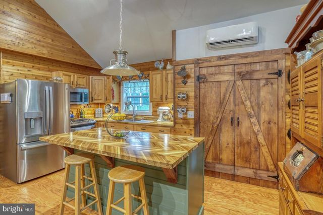 185 BEAGLE CLUB RD, Felton, DE 19943