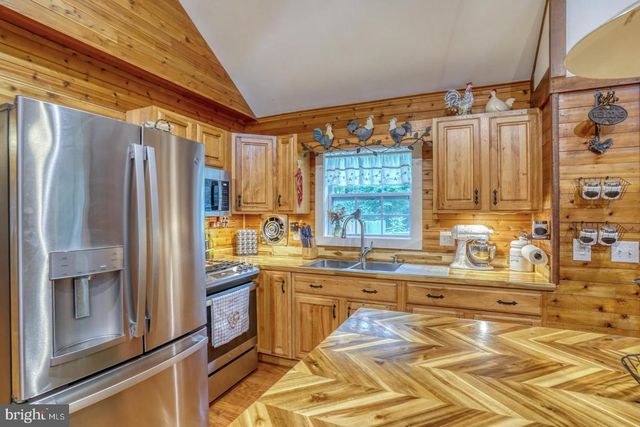 185 BEAGLE CLUB RD, Felton, DE 19943