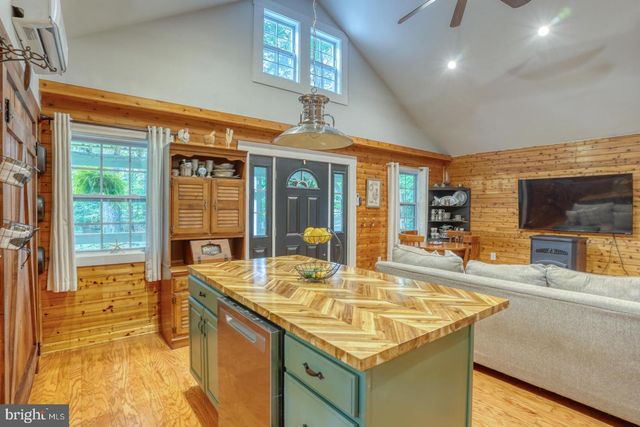 185 BEAGLE CLUB RD, Felton, DE 19943