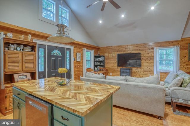 185 BEAGLE CLUB RD, Felton, DE 19943