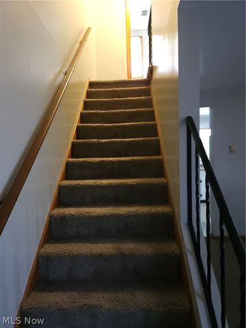 525 S Marion Avenue, Louisville, OH 44641