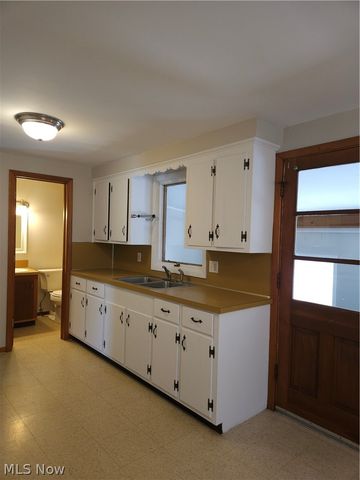 525 S Marion Avenue, Louisville, OH 44641