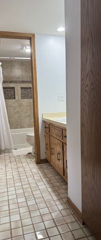4924 Circle Court 404, Crestwood, IL 60418