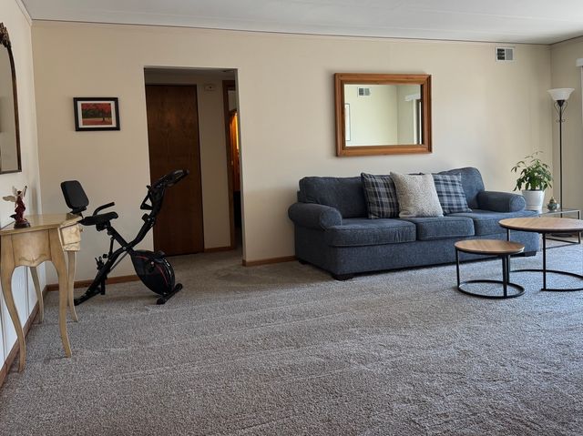 4924 Circle Court 404, Crestwood, IL 60418