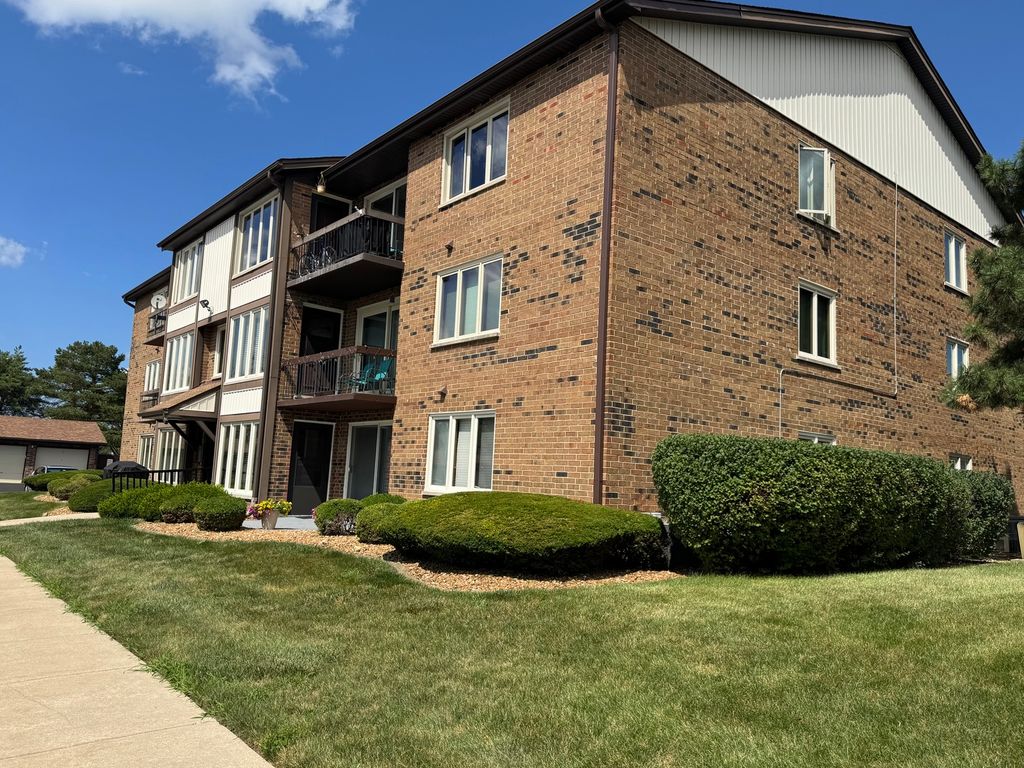 4924 Circle Court 404, Crestwood, IL 60418