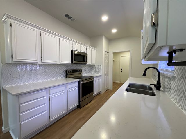 1729 Duster Circle, Arlington, TX 76018