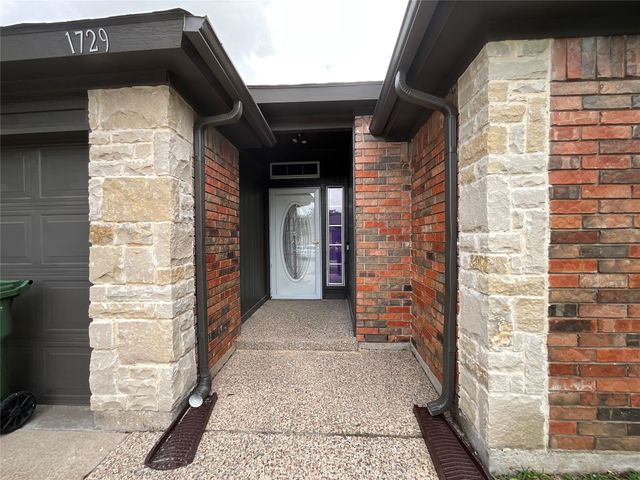 1729 Duster Circle, Arlington, TX 76018