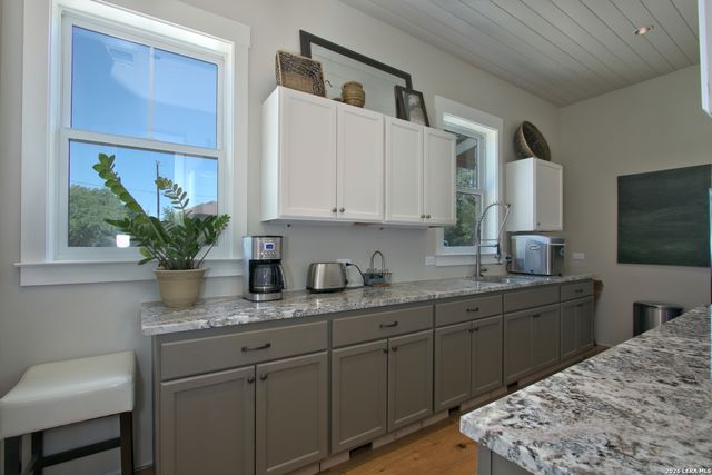 365 GOLDEN EAGLE LOOP, Canyon Lake, TX 78133