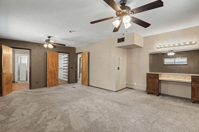 330 Sego Lily Street, Bosque Farms, NM 87068