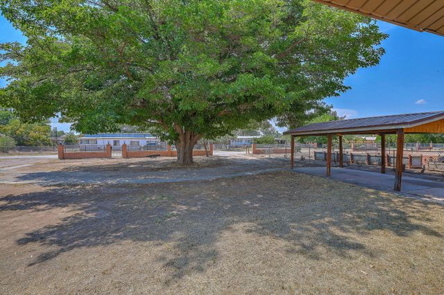330 Sego Lily Street, Bosque Farms, NM 87068
