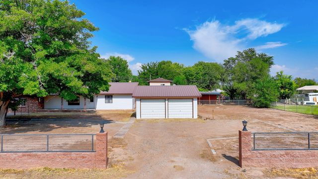 330 Sego Lily Street, Bosque Farms, NM 87068