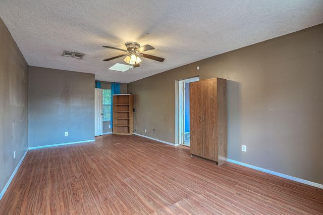 330 Sego Lily Street, Bosque Farms, NM 87068