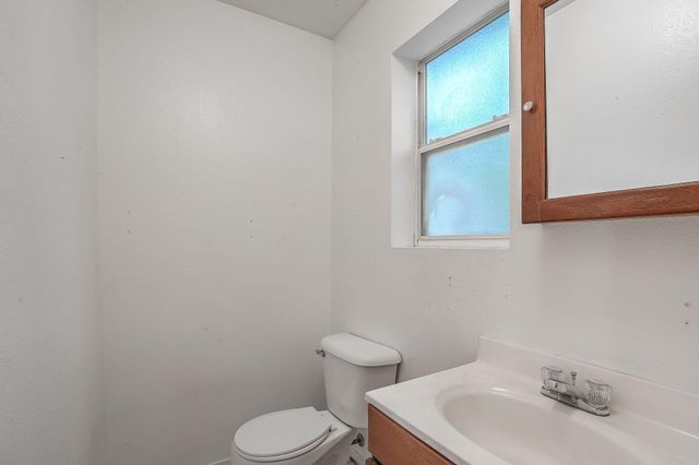 330 Sego Lily Street, Bosque Farms, NM 87068