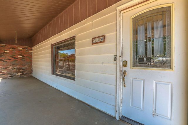 330 Sego Lily Street, Bosque Farms, NM 87068