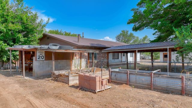 330 Sego Lily Street, Bosque Farms, NM 87068