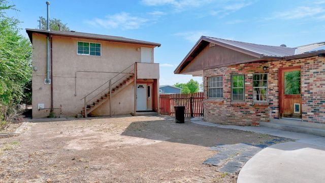 330 Sego Lily Street, Bosque Farms, NM 87068